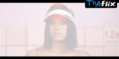 Naomi Sequeira Bikini Scene In Paper Dolls Tnaflix