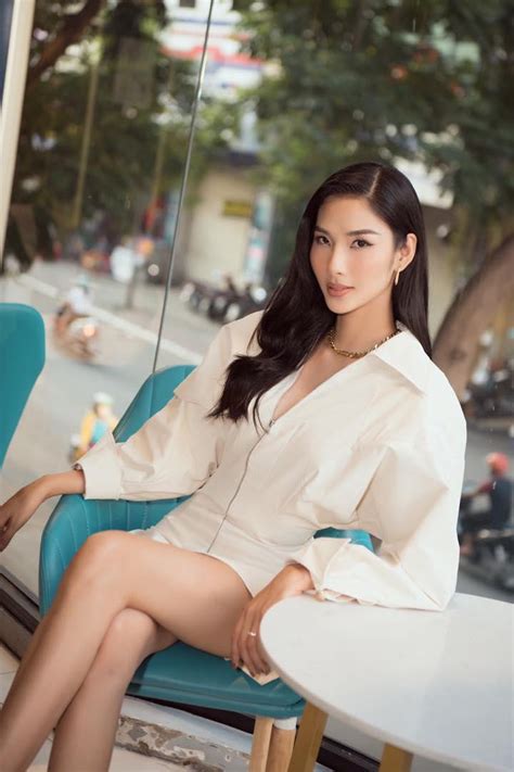 Ng C Th O Di N Bikini H Ng Khoe D Ng N Ng B Ng M U Thu M C Crop Top Kho T V Ng M T Sexy