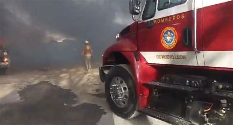 Se reporta incendio en corralón de vehículos en NL el fuego se inició