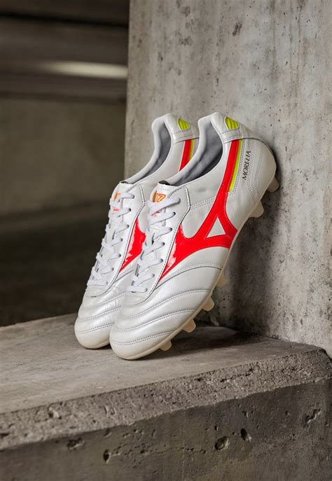 Mizuno Launch The 'Release Pack' - SoccerBible