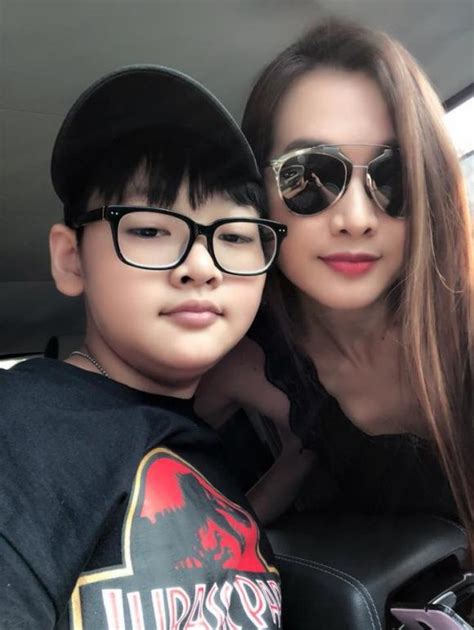 Con trai siêu mẫu Anh Thư lớn phổng phao điển trai như hot boy dù mới 11 tuổi