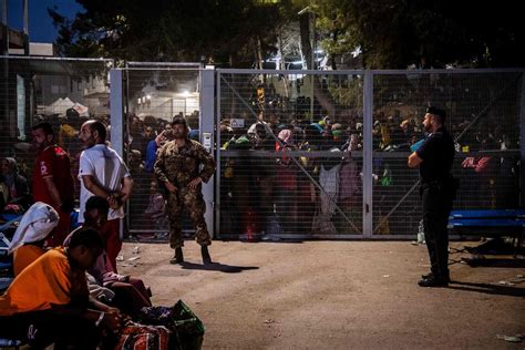 Afflux inédit de 7 000 migrants en quelques heures sur lîle italienne