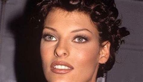 Nude makeup look To πιο διαχρονικό και iconic s μακιγιάζ φοριέται τώρα στην πιο σύγχρονη