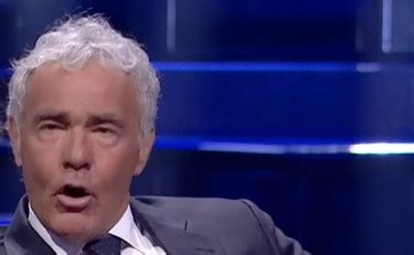 Non è l Arena il dettaglio su Massimo Giletti Al polso come si