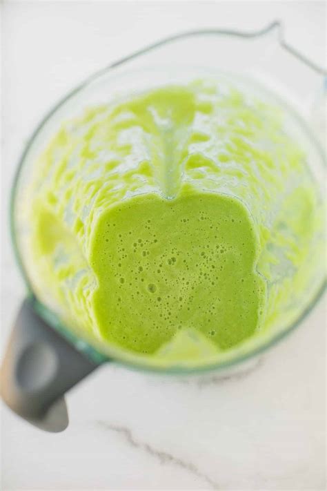 Easy Celery Juice Recipe (Juicer or Blender) - Clean Eating Kitchen