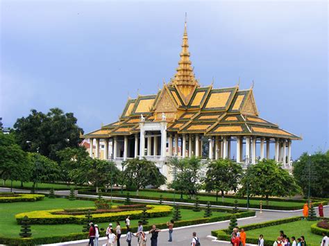 File:Royal Palace complex, Phnom Penh.jpg - Wikipedia, the free