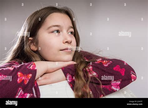 Jolie Jeune Fille De 11 Ans Banque De Photographies Et Dimages à Haute