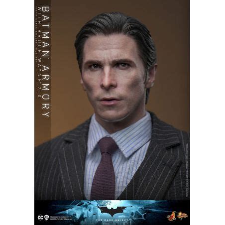 Bruce Wayne With Batman Armory Hot Toys Mms Movie Masterpiece Figurine