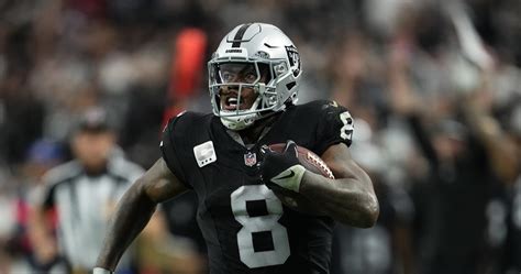 Josh Jacobs Rumors Packers To Sign Raiders Rb To 4 Year 48m Contract