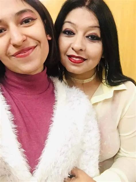 Who Makes You Wanna Jerk Kisko Dekh Ke Khada Hua My Gf Or Her Mom Dm Who Makes You Horny And