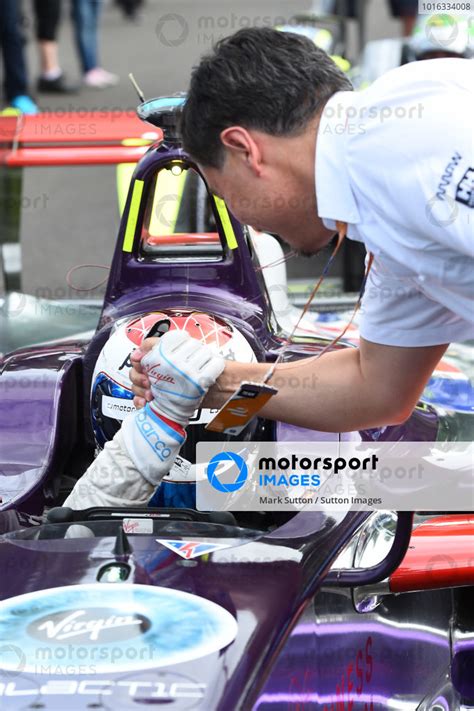 Sam Bird Gbr Virgin Racing Celebrates With A Team Member In Parc