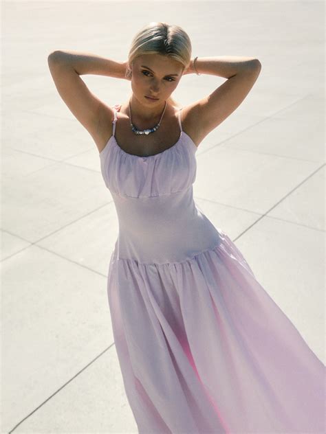 OLA SZKOLDA SEXY HOT PHOTOS LEGS NAKED NUDE