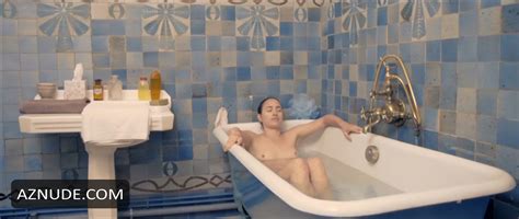 Lorsque Les Femmes Aiment Le Rouge Nude Scenes Aznude