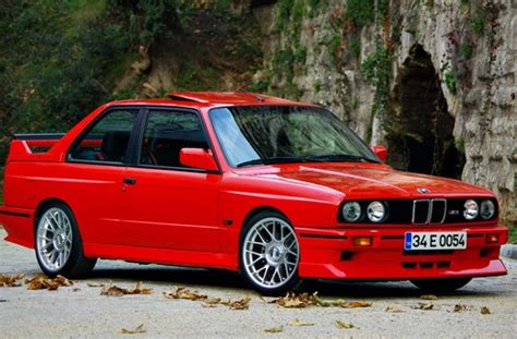 E301 - Dusty Cars