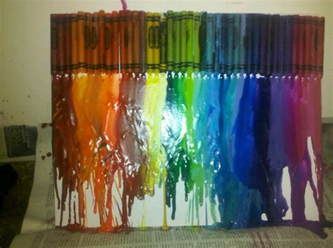 Get A Canvas Board Hot Glue Crayons Across The Top Take A Blow Dryer And Angle It Down On The