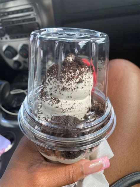 Dairy Queen Oreo Covered Sundae🤤 Cafeteria