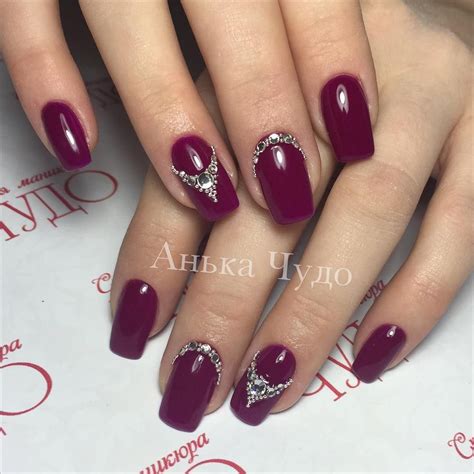 Nagellack Bordeaux rot | Nageldesign Ideen | @annachudo_nails | Parfum ...