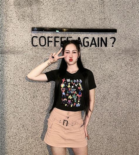 Hot girl đấu kiếm lần đầu đăng ảnh diện bikini khoe dáng gợi cảm Báo Dân trí