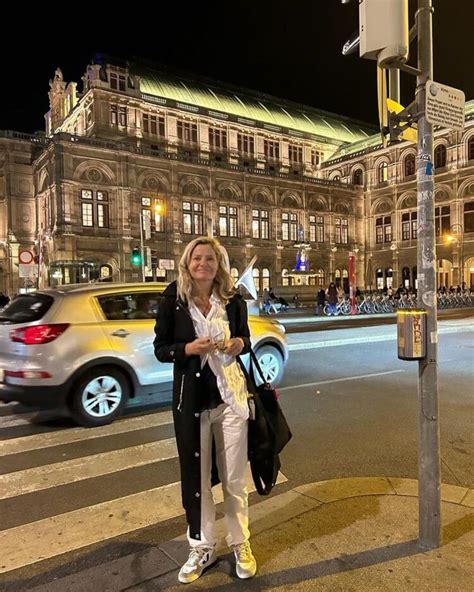 Hot Sexy Lucija Serbedzija Bikini Pics