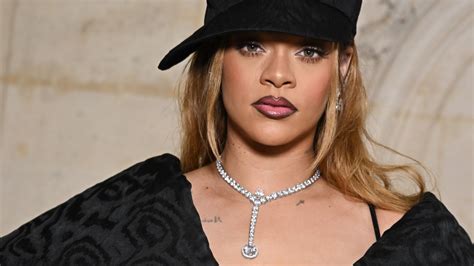 See Rihanna Stage First Full Concert Since 2016 At Indian Wedding
