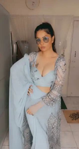 Aabha Paul Top Hot Pics And Photo