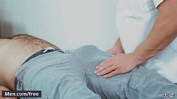 Men Jaxton Wheeler Luke Adams Justo En Frente De Mi Ensalada Otra Vez Str To Gay