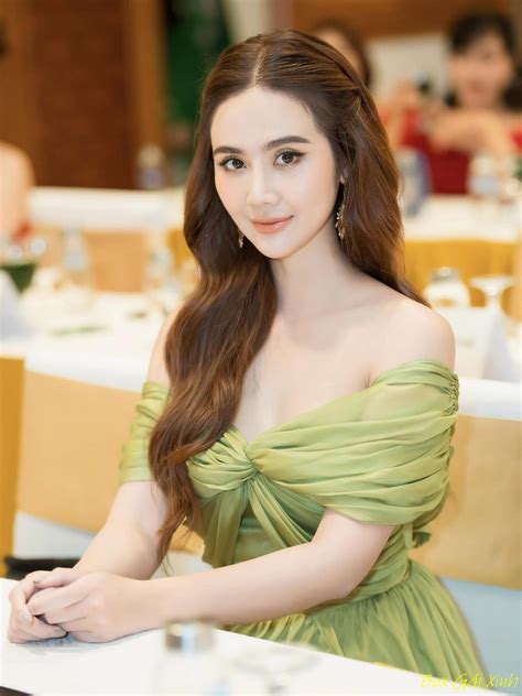 79 Ảnh Huyền Lizzie bikini cực sexy cùng bầu ngực căng tròn