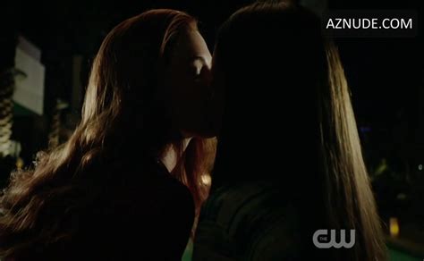 Yara Martinez Bridget Regan Lesbian Scene In Jane The Virgin AZNude