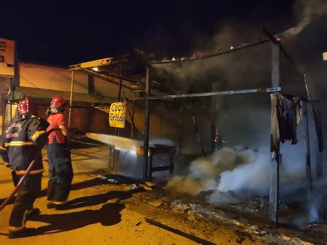 Incêndio destrói barracas de feira na zona Oeste de Boa Vista Roraima