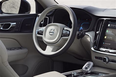 2024 Volvo V60 Ultimate B4 Revi2024 Gate Lacie Lynett