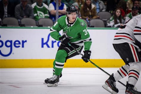 Dallas Stars Sign Denis Gurianov