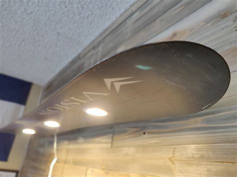 Hanging Snowboard Light Rupcycling