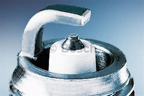 FR6DPP332 свеча зажигания Bosch Double Platinum (0 242 240 628)