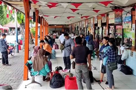 Pemudik Mulai Ramai Curi Start Di Terminal Kalideres