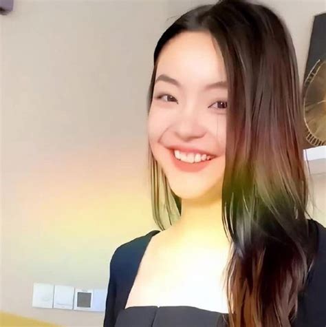 Hot Girl Tung Nh Nh Y C M Khi N Danh Ti Ng C A Tr N Phi V Ch M Y B O D N Tr