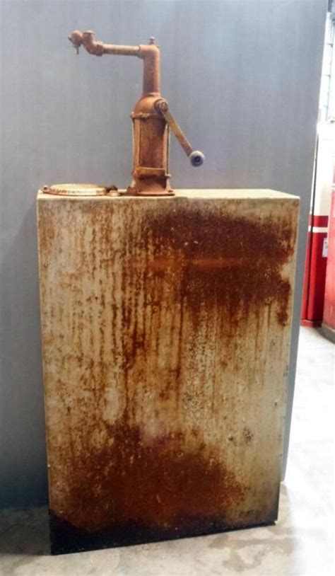 Standard Oil Company Vintage Oil Lubester Bulged On Bottom Mayo