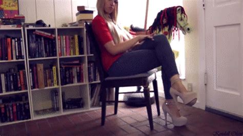 Nude Pumps Heel Tapping WMV Goddess Kendall Clips4sale