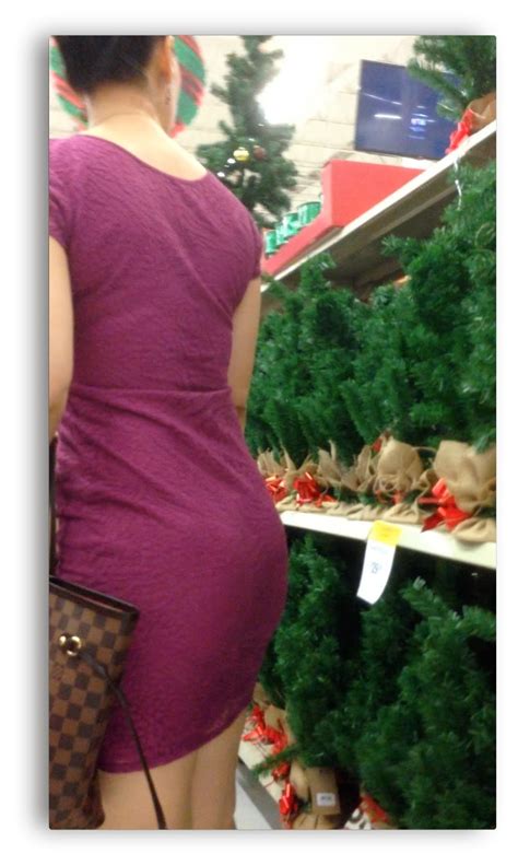 El Templo De On N Una Hermosa Milf En Compras Navide As