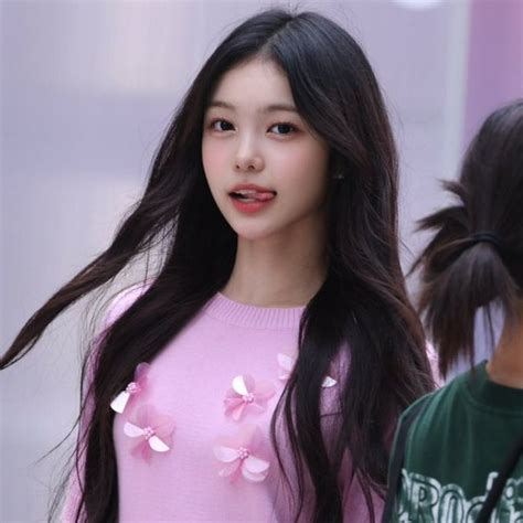 pin  thorhallur ingason  kpop hh girly photography pink outfit
