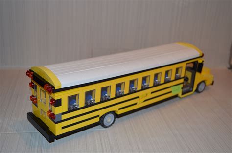LEGO School Bus Thomas