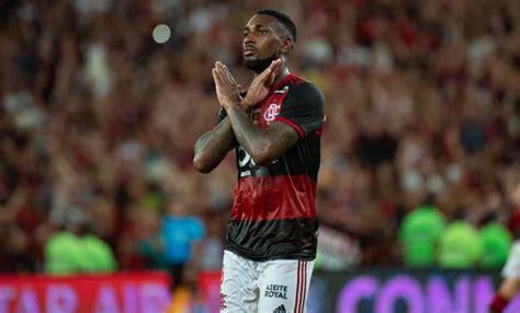 Gérson revela jogo favorito pelo Flamengo e fala sobre renovação