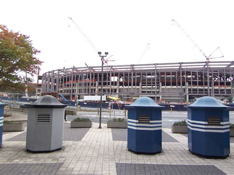 how much did yankee stadium cost to build