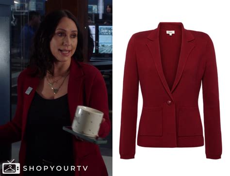 9 1 1 Season 7 Episode 1 2 Maddies Red Blazer Shop Your Tv