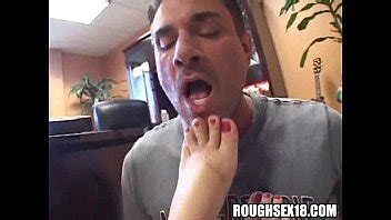 Morena de tetas pequeñas es follada XVIDEOS