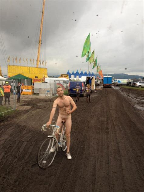 Chris Martin Totally Naked In A Bathtub Naked Male Celebrities