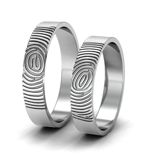 Обручальные кольца особой серии. В наличии.