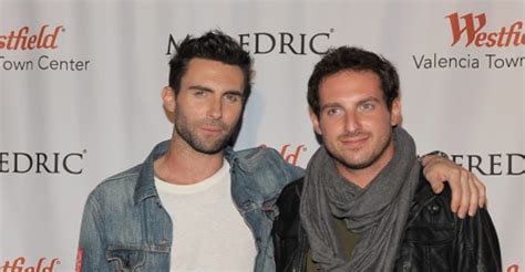 Adam Levine habla sobre su hermano gay Oye y qué guapo es Shangay