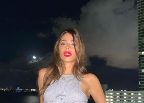 Tini Stoessel explotó las redes al posar con un atrevido bikini que captó todas las miradas De