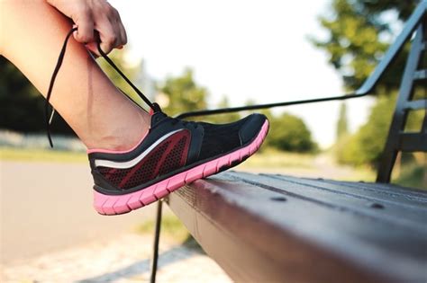 Best Running Shoes For Overpronation Men And Women Runners Goal