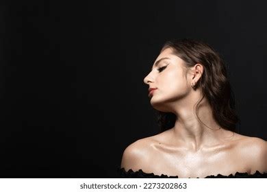 Beauty Concept Brunette Woman Wavy Hair Stock Photo 2289489037 Shutterstock
